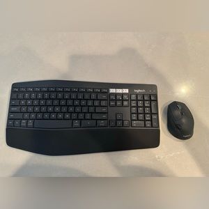 Logitech K850 Keyboard/M720 Mouse Set